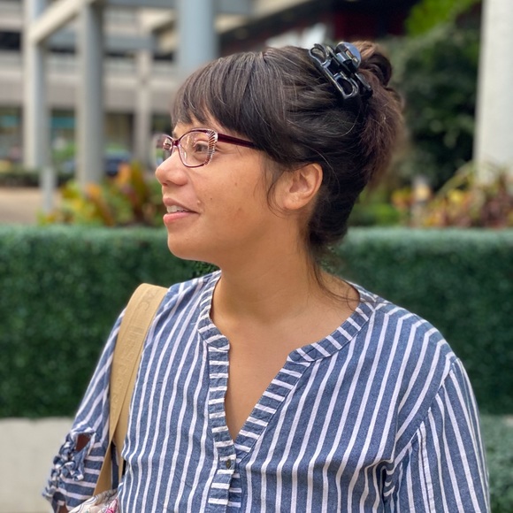 MEET YOUR POSHER, KAHIKI! - Picture 1 of 10